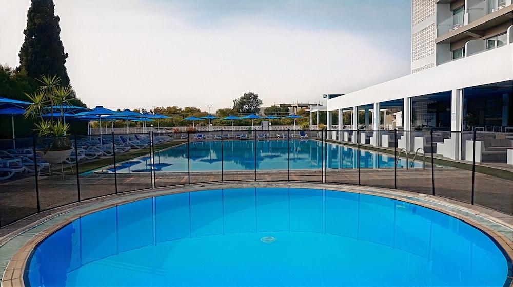 Sveltos Otel Larnaca