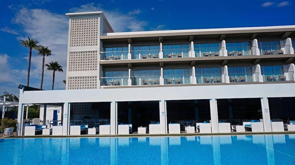 Sveltos Otel Larnaca